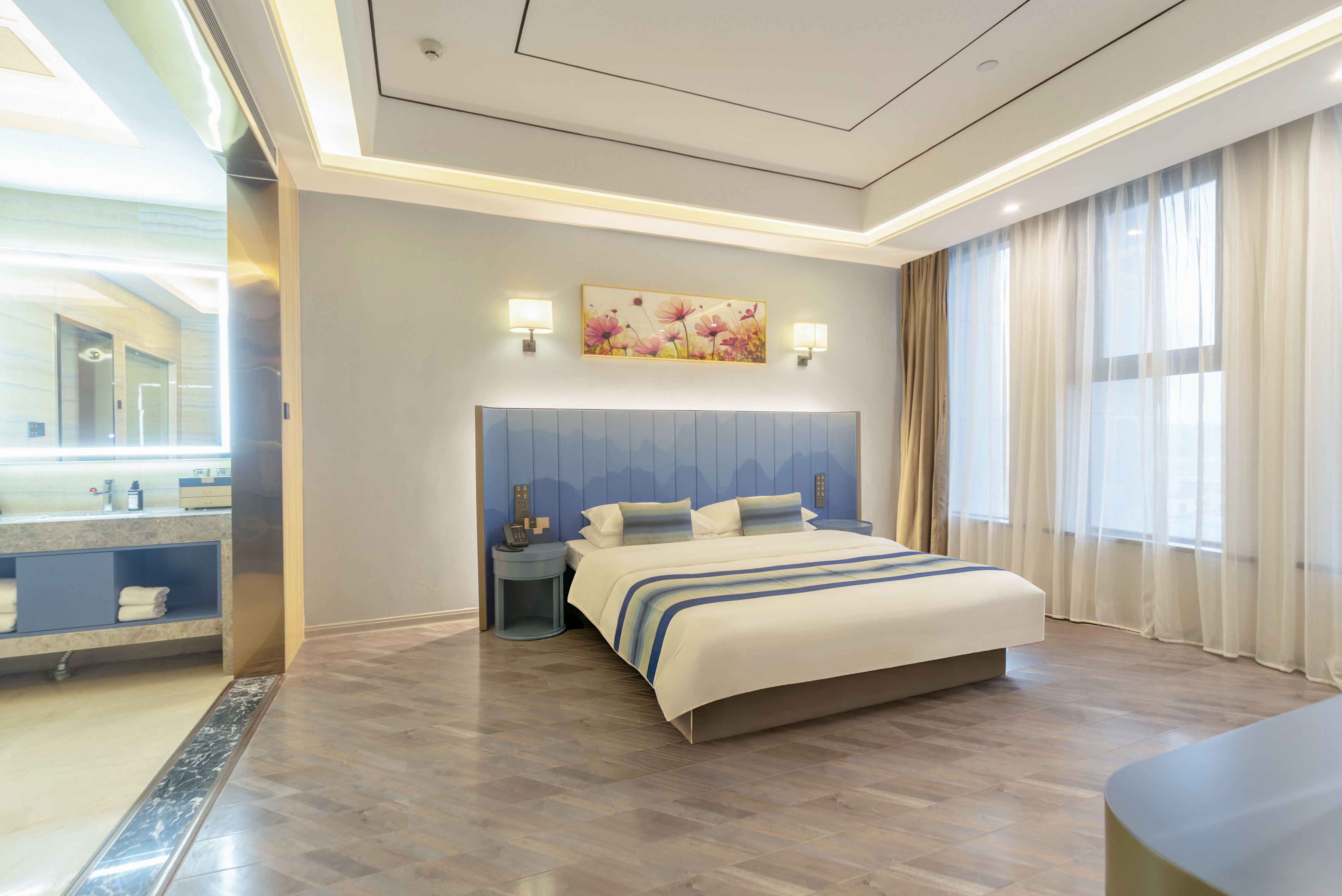 豪华套房（豪华会客厅+超大浴缸+双衞生间）