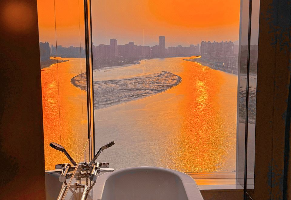 豪华房 双人床 江景景观 行政楼层