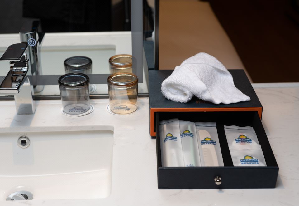 行政雙床房（手機電視投屏+Minibar）