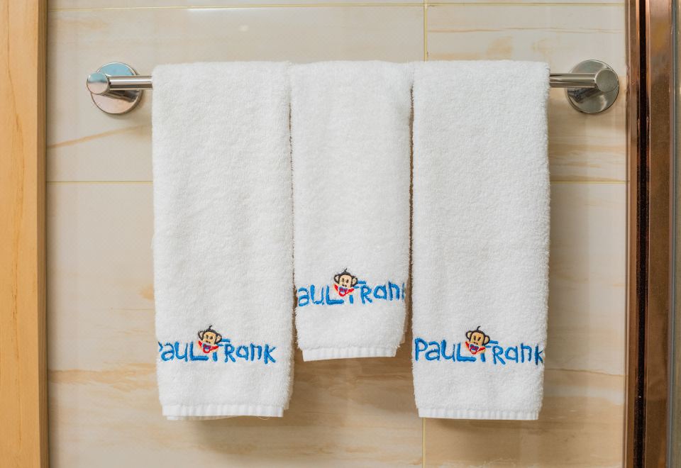 欢享·卡通小亲子主题房-主题布草+玩偶布置