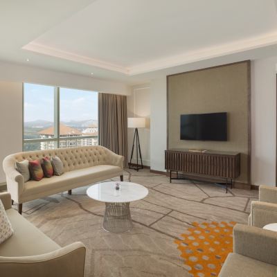 艾美特大床套房（可使用俱樂部行政酒廊） 普特拉賈亞艾美度假飯店優惠