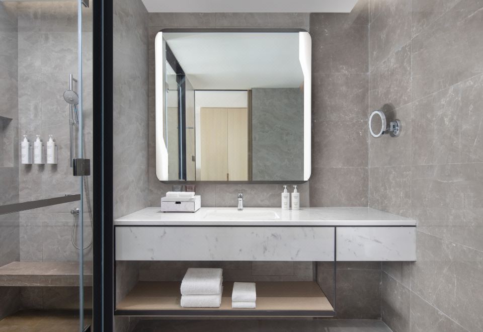 COURTYARD BY MARRIOTT Beijing ChangpingCOURTYARD KING BED ROOM