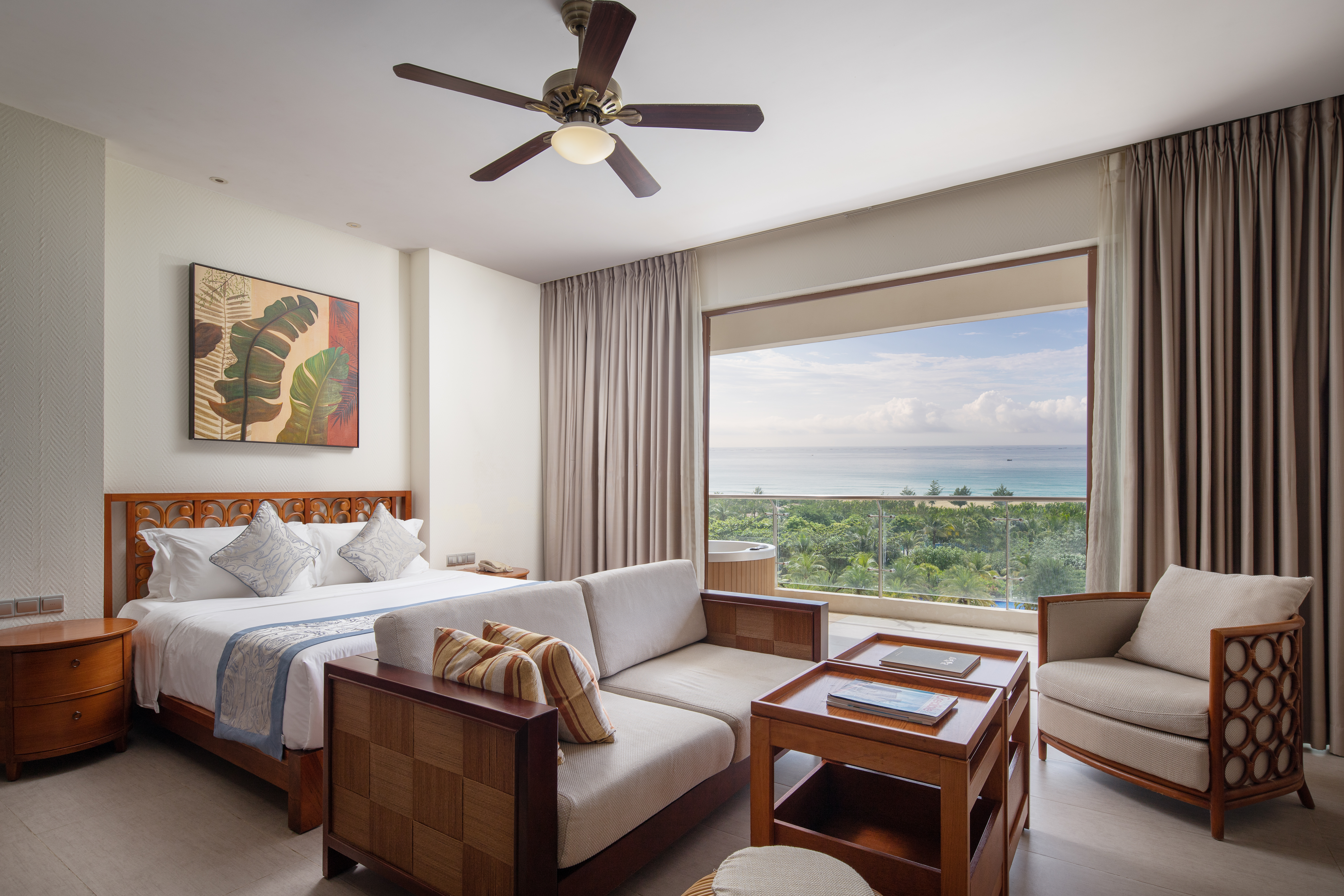 阿罗哈180度海景大床房