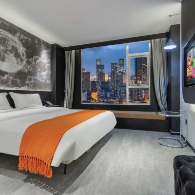 小蒼蘭·高空城景大床房 南傾·夢想國飯店（重慶解放碑店）優惠