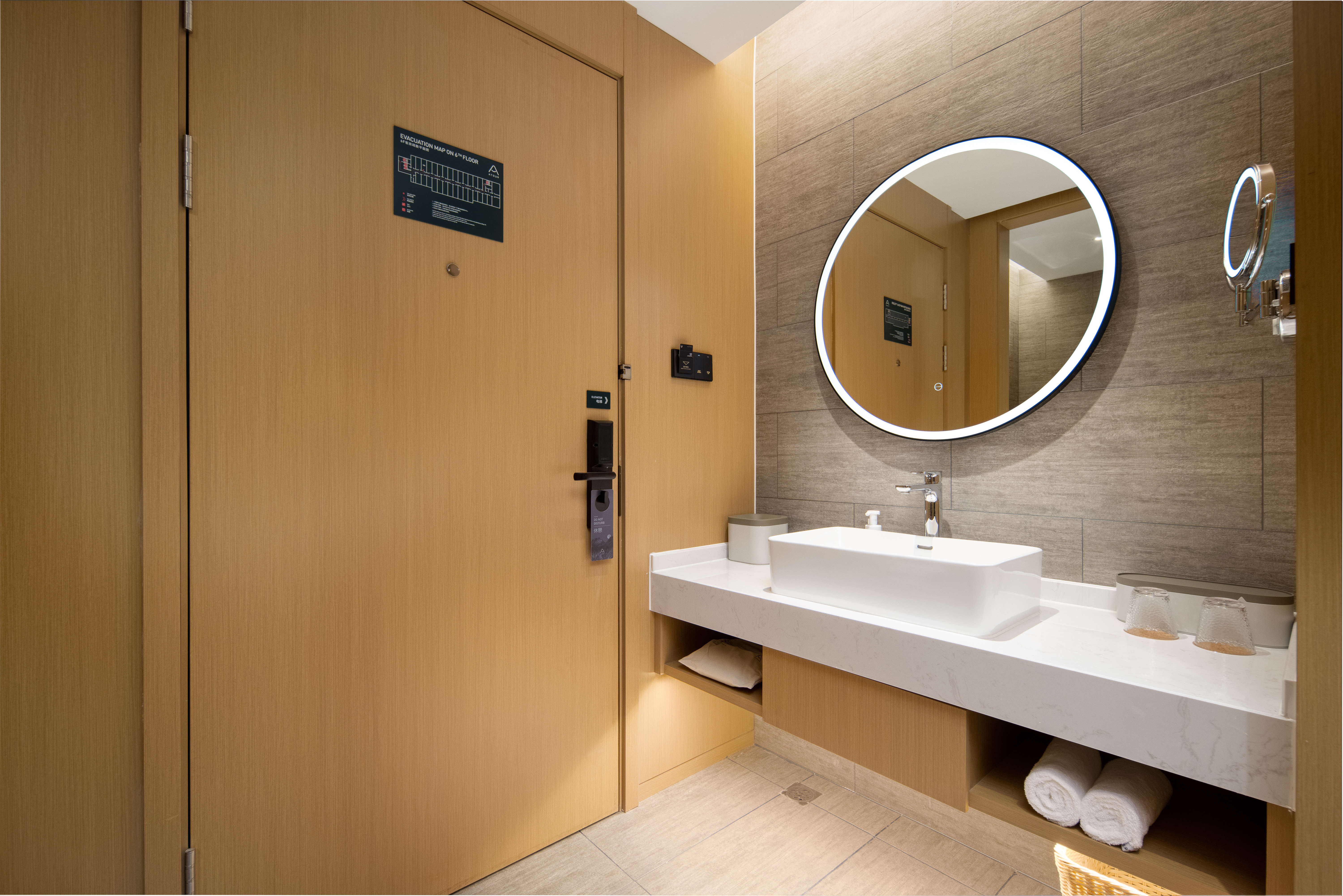 高级大床房【记忆枕+电视投屏】