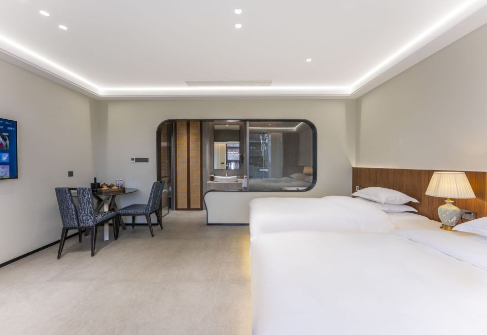 Yicao Garden Courtyard Bathtub Twin Room (Independent Courtyard + Smart Home + Tea Table Set + Multi-Person Sofa)