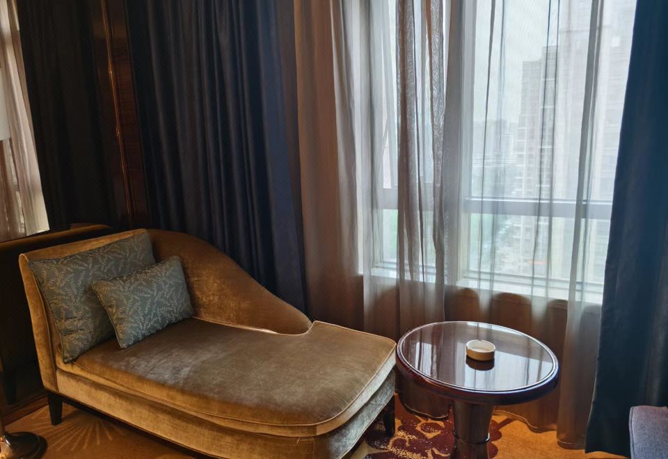 InterContinental ShijiazhuangComfy Family Room