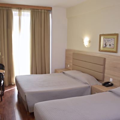 三人房 阿瑞圖薩酒店優惠