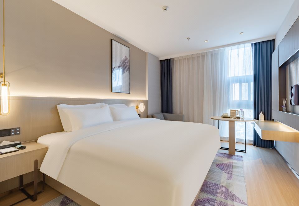 雅緻大床房（智能客控+慕斯床墊+投屏電視）