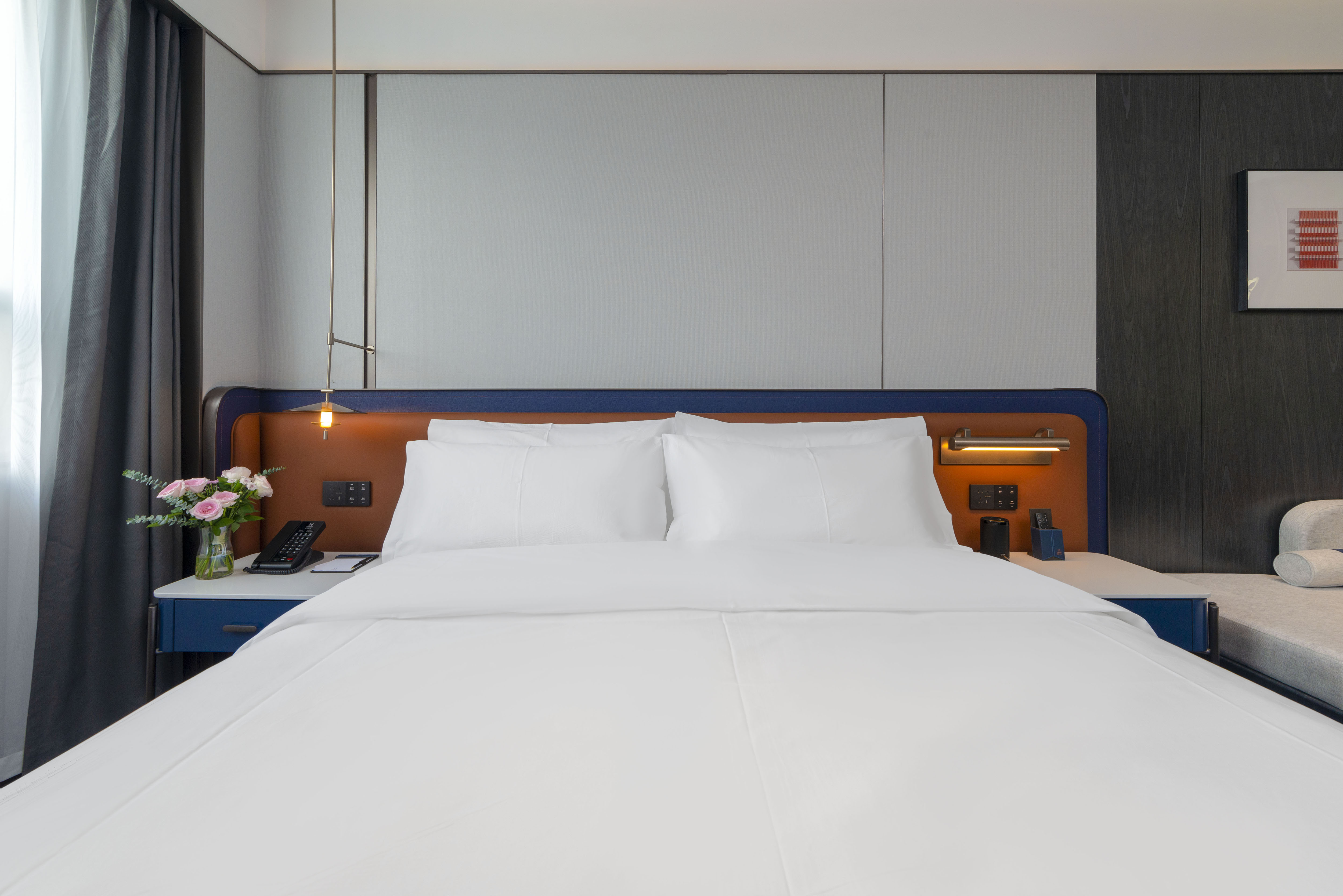 Tranquil Double Bed Room (Voice Control, Smart Toilet, Screen Mirroring)