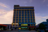 Junlai Hotel(Xinyang Railway Station Branch)