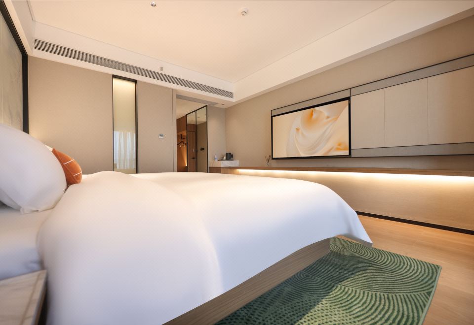 Super Room (King Bed) (Sofa)