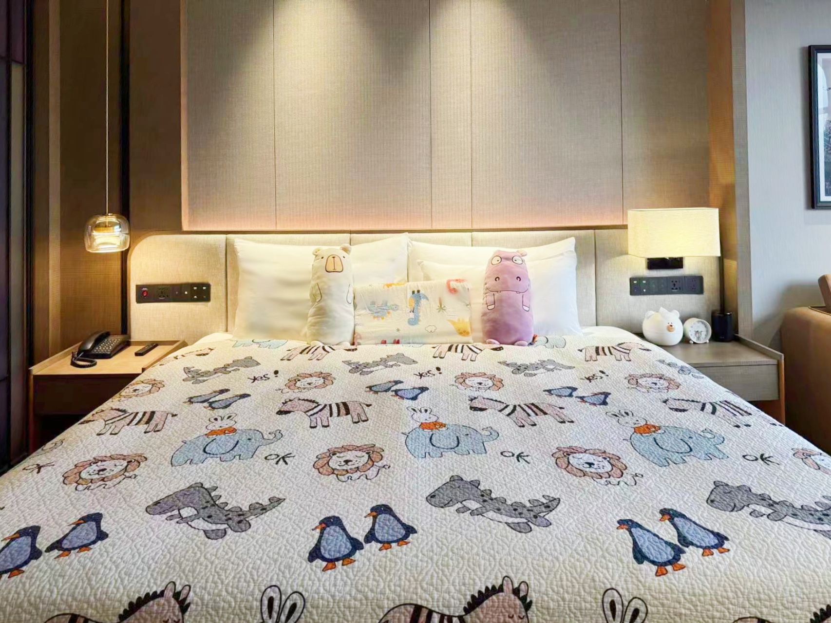 亲子大床房| 带梳化床