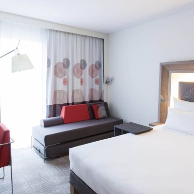 標準現代寬敞雙人床房 阿姆斯特丹斯希普霍爾機場諾富特飯店優惠