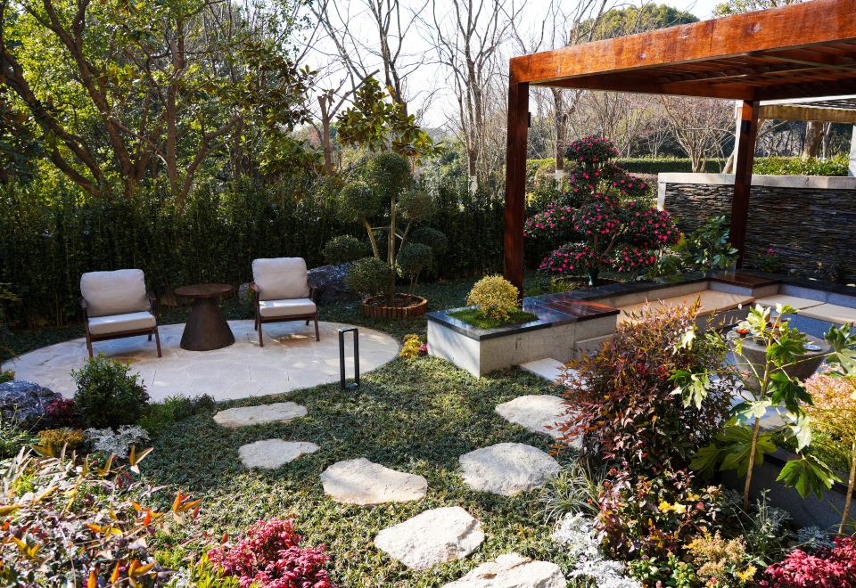 WUXI TAIHU HOTELFamily Room With Courtyard View