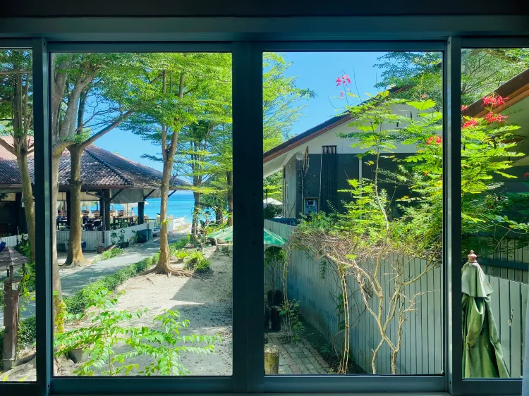 พาวิลเลียนดีลักซ์ด้านหน้า-เตียงใหญ่