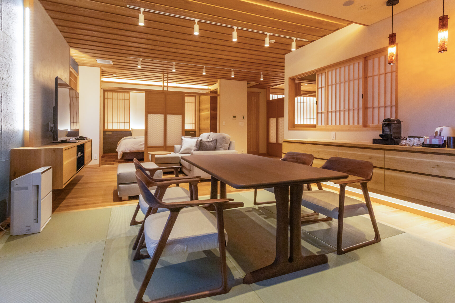 高级套房翠凉河景房