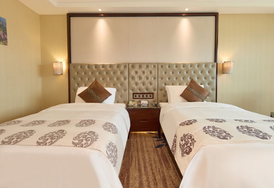 鸿运棋牌双床房（吸烟房）