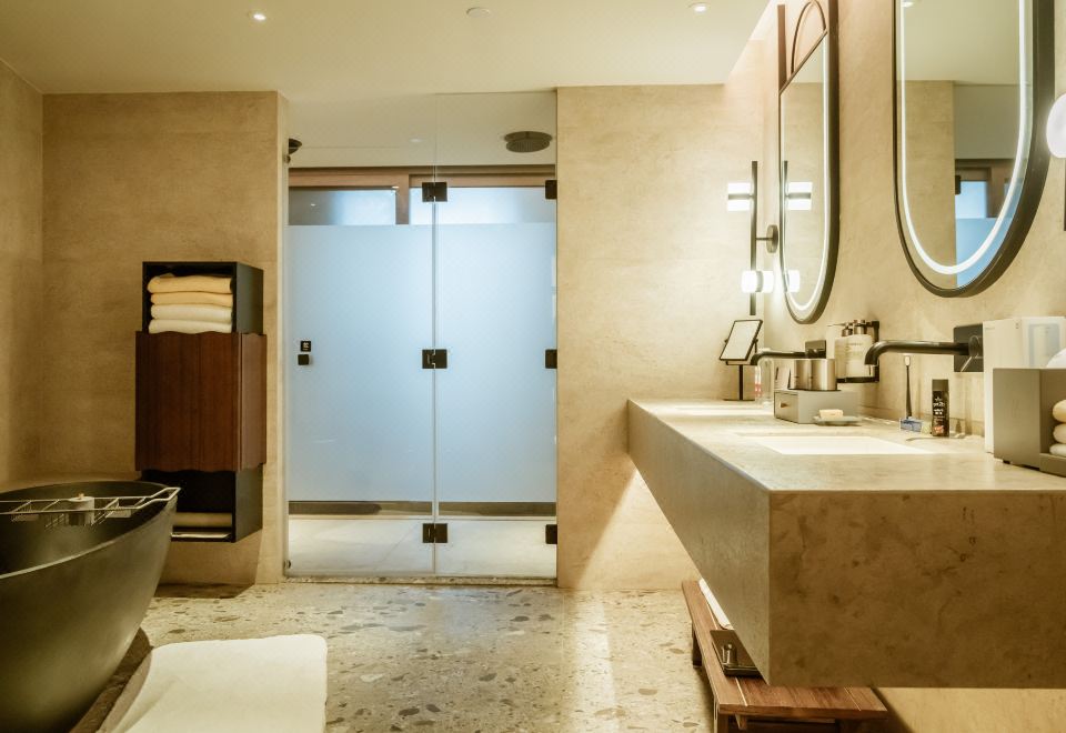 露营主题泡池房