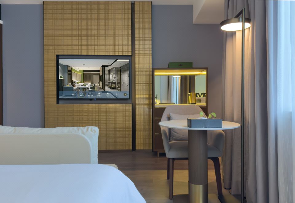 金悦家庭房-舒睡伸展（大床+双人梳化床-乳胶床垫）