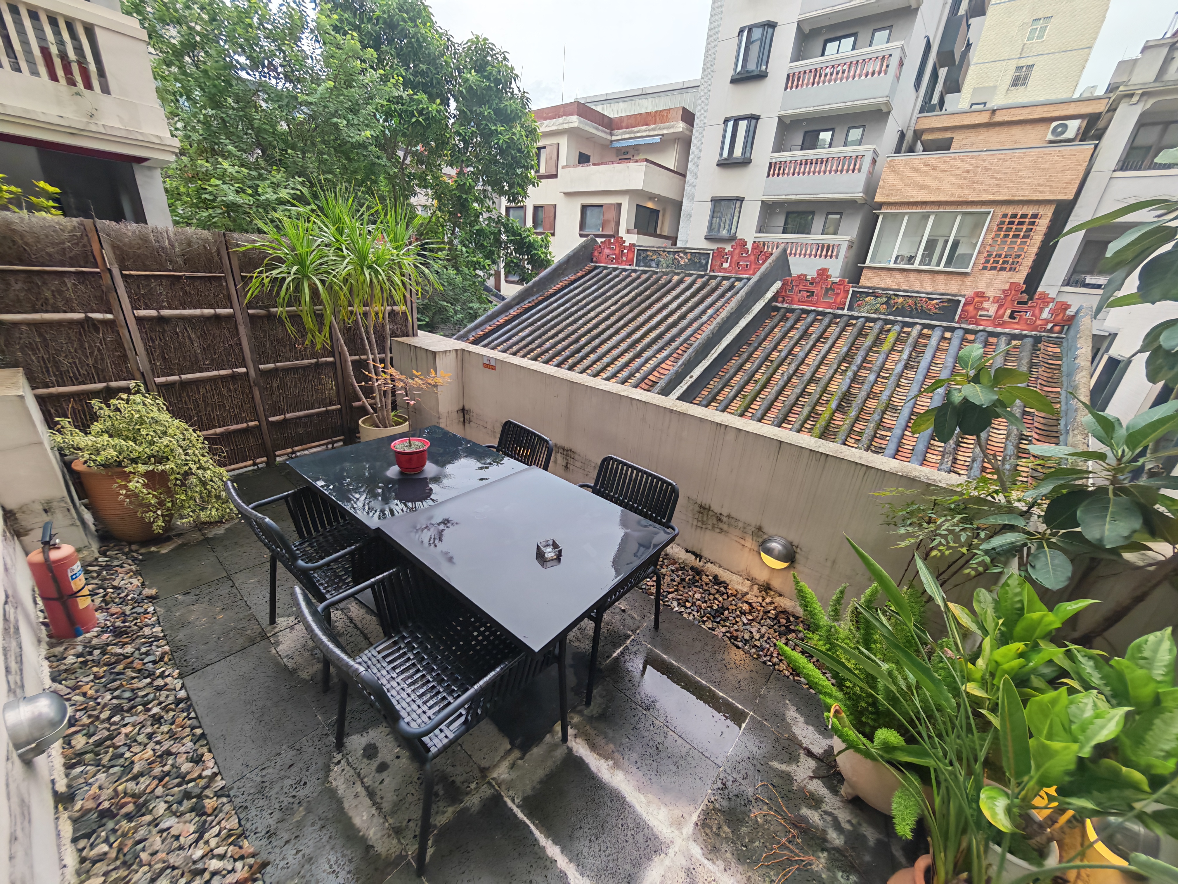 露台投影大床房（100寸高清投影+手机智能客控+迷你冰箱+智能马桶）