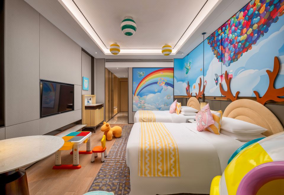 糖果飛屋主題雙床房（俏皮魚嘴丨玩具桌）