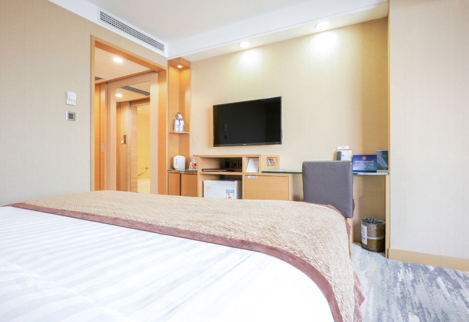 輕悅·雅靜大床間 （靜謐空間,德國GROHE花灑）