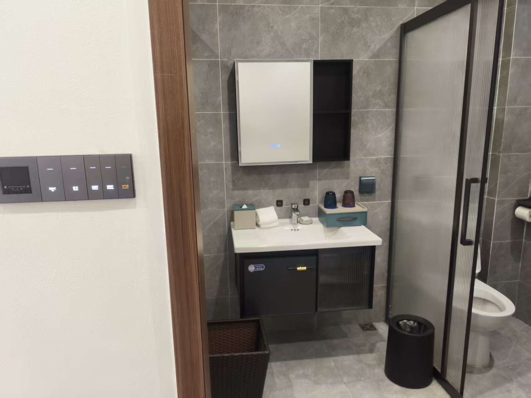 池畔親水溫泉大床房（獨立泡池）