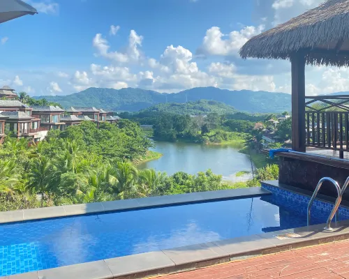 Naxiangshan Rainforest Resort Hotel (Baoting Yanoda Store) فنادق في باوتينغ