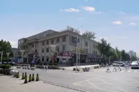 Xinzheng Beiyuan Famous Hotel Các khách sạn gần Zhongyuan University of Technology (West to Hospital of Zhongyuan University of Technology)