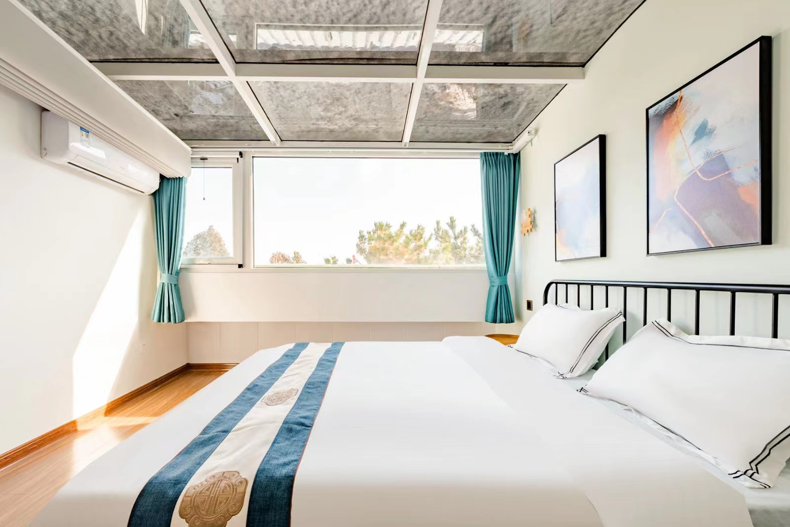 观海loft大床房（全景飘窗+独立客厅+梳化床）