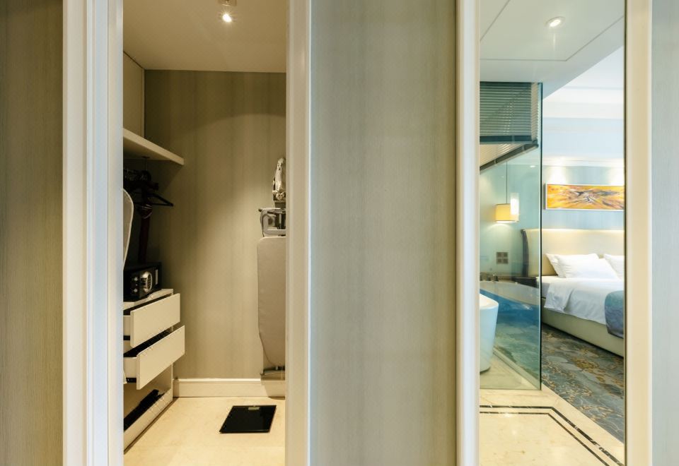 Chishui Jinqian Jiahua HotelRiver-view Business Double Room