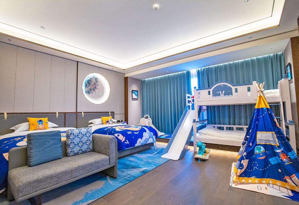 豪华亲子四床房（带上下铺）