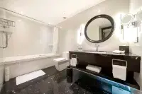 Grand Emperor Hotel
