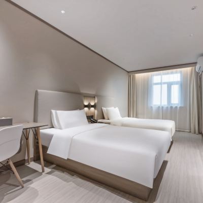 高級雙床房（智能客控+手機投屏） 漢庭飯店（上海延安西路地鐵站店）優惠