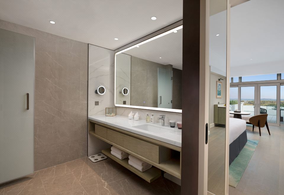 Xiamen International Seaside HotelSelected Deluxe Room (Double bed) (Terrace)