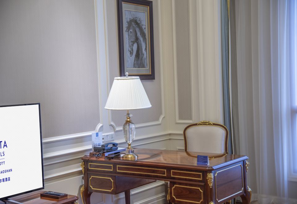 Delta Hotels Marriott Shanghai BaoshanDeluxe Suite