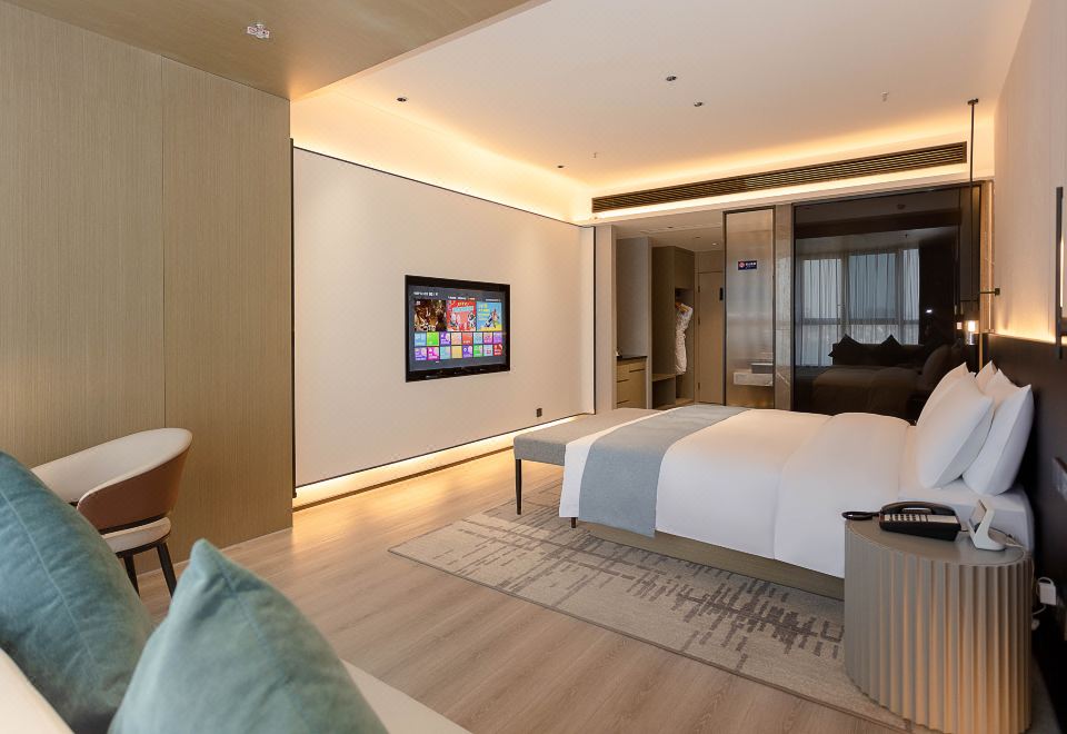 Cloud Enjoyment Double Bed Room (180 ° Panoramic View, Smart Guest Control)