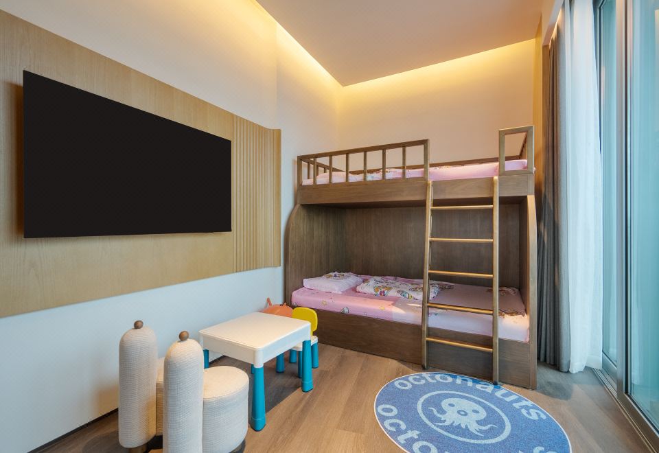 海景海底小縱隊親子房