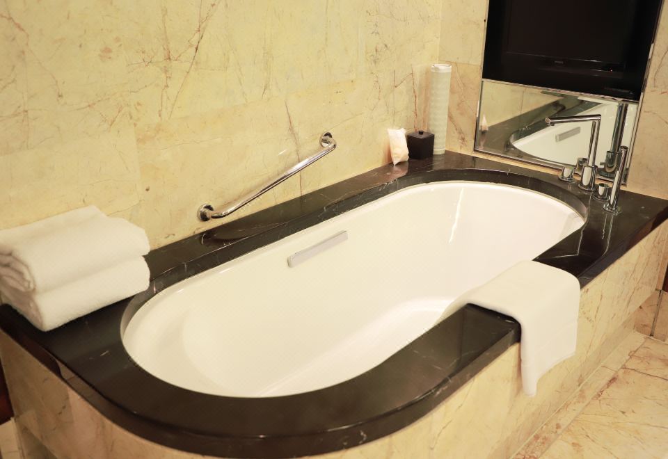 俱乐部豪华大床房