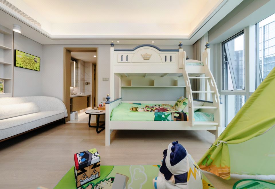 凹凸世界親子露臺家庭房