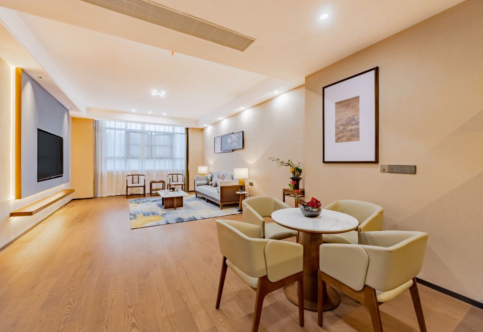 1號樓行政套房（語音智能客控+75寸投屏電視）