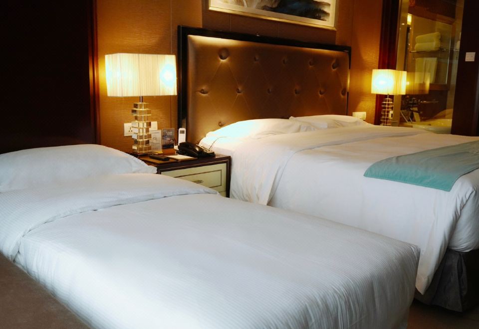 Rising Butterfly Hotel, Chengdu TaiKoo LiFamily Triple Room (Smart Home + Tub + AccaKappa Toiletries)