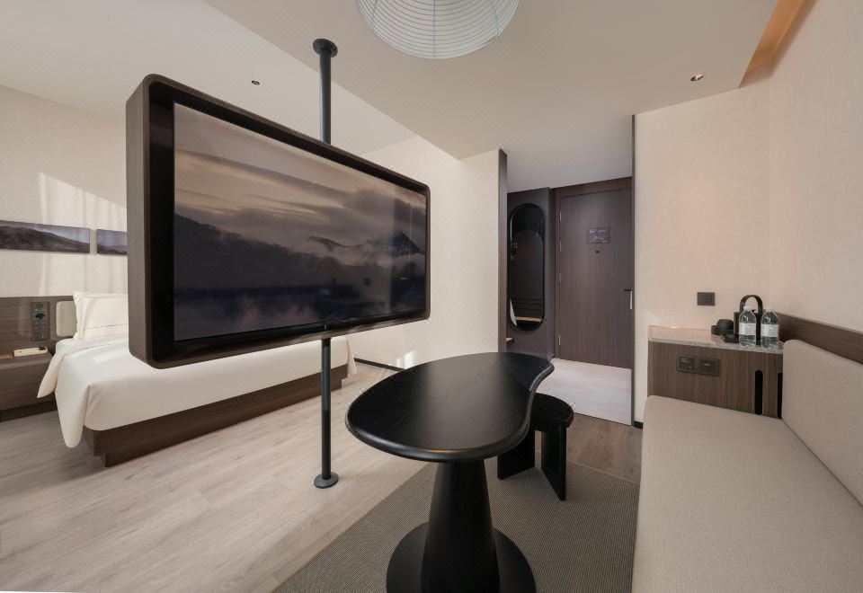 深睡尊享大床房（一键深睡+智能客控+65寸投屏电视）