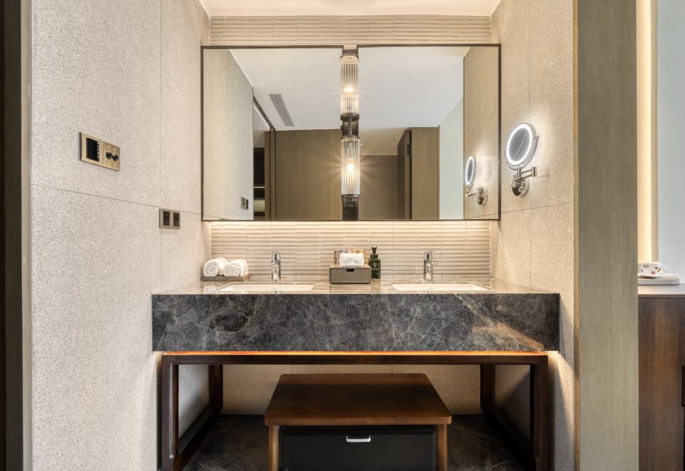 初山高級大床房（全屋客控|德國高儀衞浴|深泡浴缸）