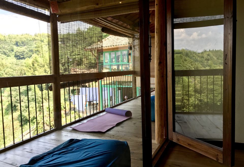 云海山景3室3衞3阳台