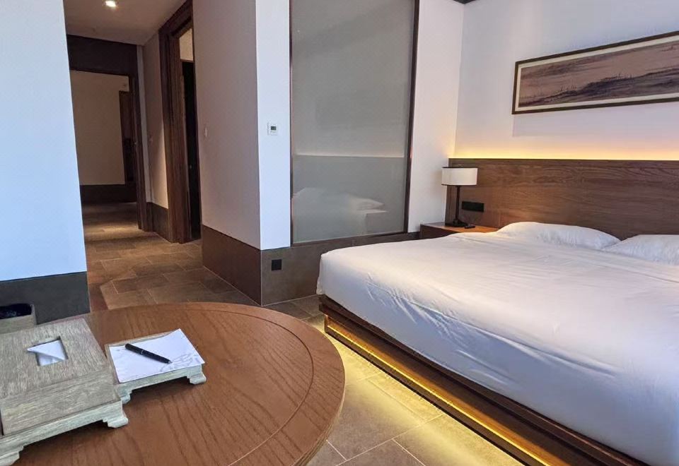 HU CHENG YALUX PoyangYuelu Big Bed Room - No Balcony