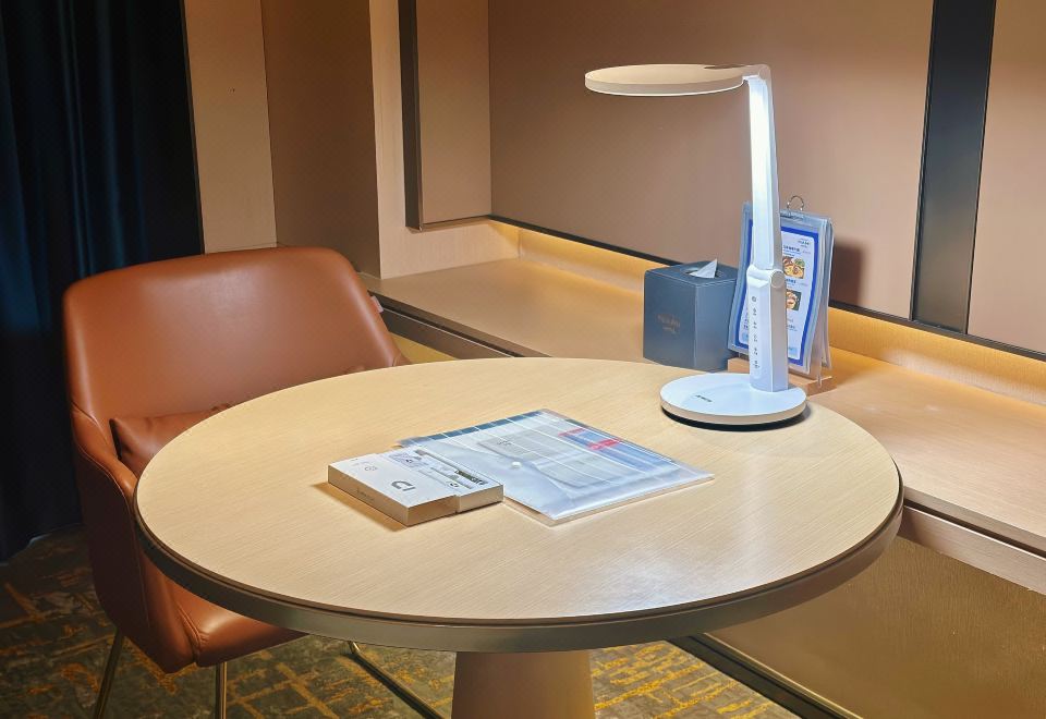 豪華陪讀房 180°觀景|護眼枱燈|智能衞浴