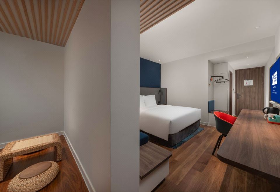 高級房.大床帶陽臺