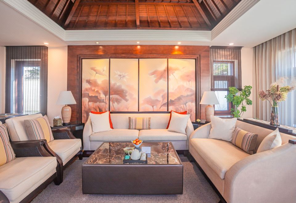 三臥三衞大單泡池6人別墅